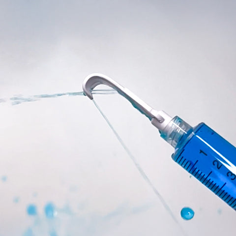 Rinsada - Irrigating Eyelid Retractor (1 Rinsada + 2 Saline Syringes)